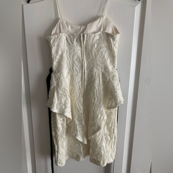 Strapless off white dress size 9 - Picture 5 of 9